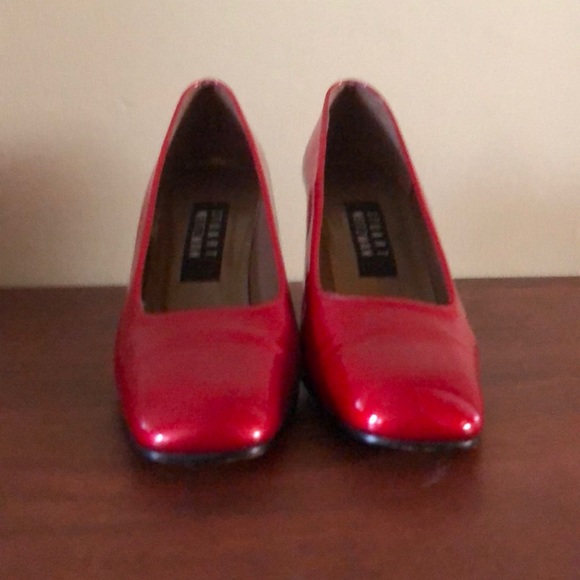 Stuart Weitzman Patent Leather Designer Pumps - Picture 2 of 5